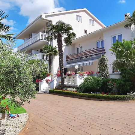 מאלינסקה Guest House Katarina מראה חיצוני תמונה