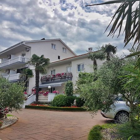 מאלינסקה Guest House Katarina מראה חיצוני תמונה